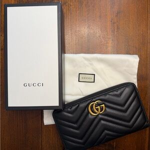 Gucci GG Marmont zip around wallet